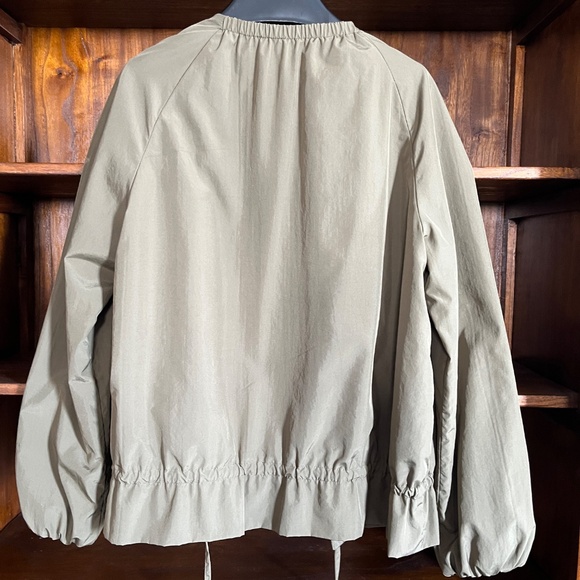 Light and silky Zara (M) drawstring khaki jacket, windbreaker, with pockets. - Picture 10 of 16